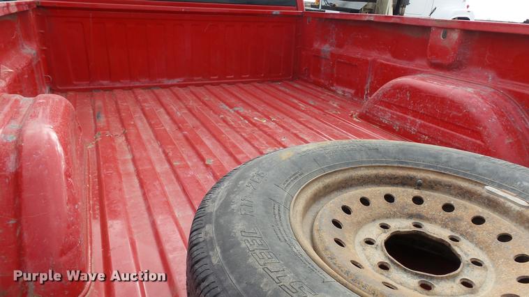 image for item K8105 2006 Chevrolet Silverado 2500 pickup truck