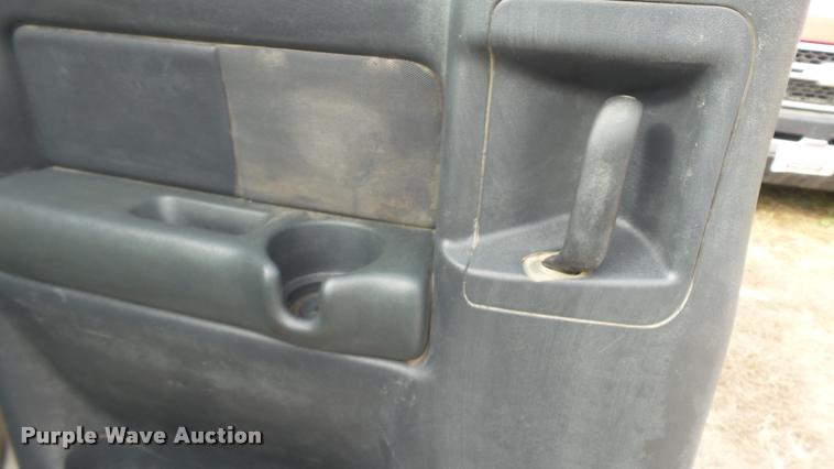 image for item K8106 2001 Chevrolet Silverado 1500 LS Ext. Cab pickup truck