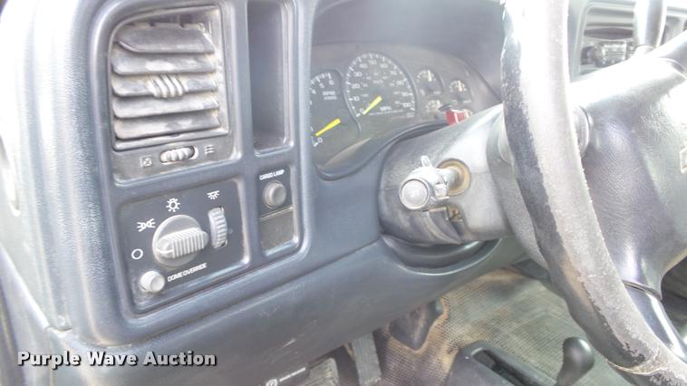 image for item K8106 2001 Chevrolet Silverado 1500 LS Ext. Cab pickup truck