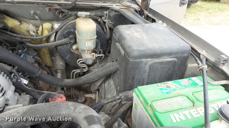 image for item K8106 2001 Chevrolet Silverado 1500 LS Ext. Cab pickup truck