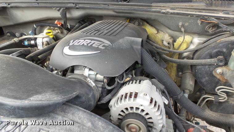 image for item K8106 2001 Chevrolet Silverado 1500 LS Ext. Cab pickup truck