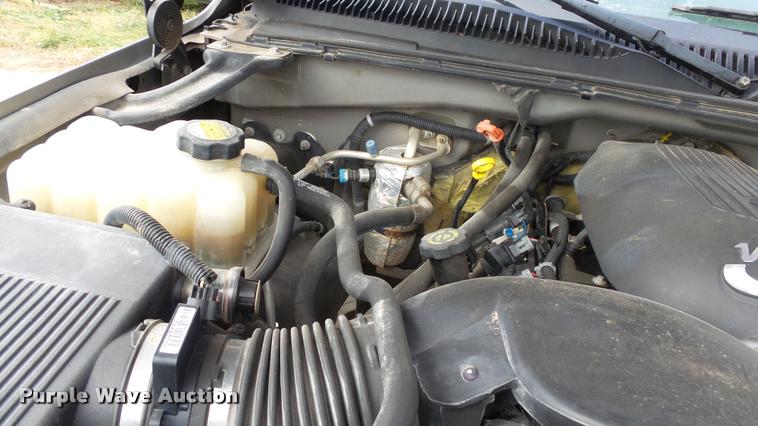 image for item K8106 2001 Chevrolet Silverado 1500 LS Ext. Cab pickup truck