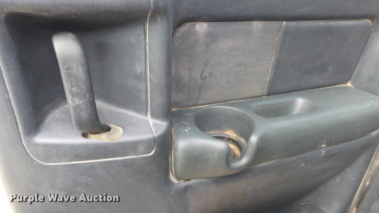 image for item K8106 2001 Chevrolet Silverado 1500 LS Ext. Cab pickup truck