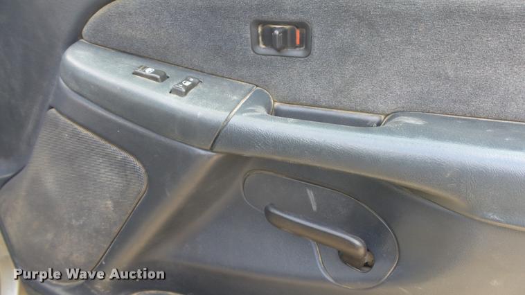 image for item K8106 2001 Chevrolet Silverado 1500 LS Ext. Cab pickup truck