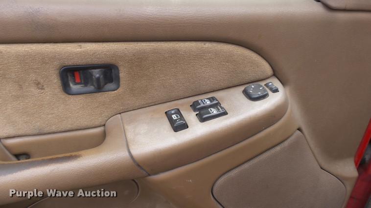 image for item K8107 2000 Chevrolet Silverado 2500 LS Ext. Cab pickup truck