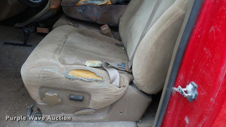 image for item K8107 2000 Chevrolet Silverado 2500 LS Ext. Cab pickup truck