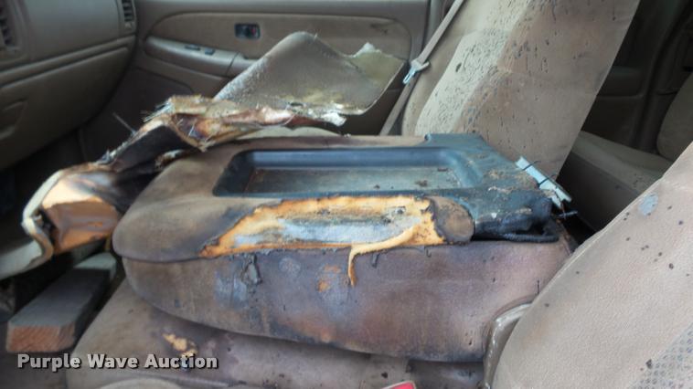 image for item K8107 2000 Chevrolet Silverado 2500 LS Ext. Cab pickup truck