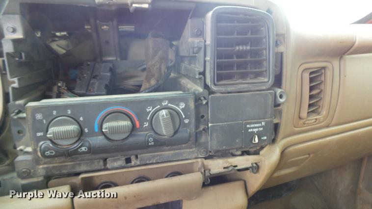 image for item K8107 2000 Chevrolet Silverado 2500 LS Ext. Cab pickup truck