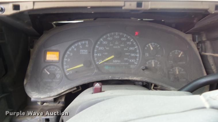 image for item K8107 2000 Chevrolet Silverado 2500 LS Ext. Cab pickup truck