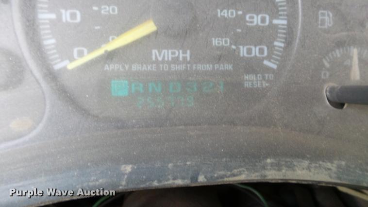 image for item K8107 2000 Chevrolet Silverado 2500 LS Ext. Cab pickup truck