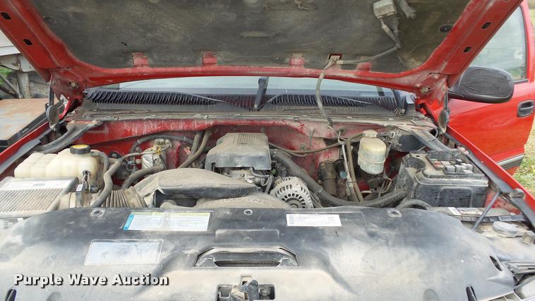 image for item K8107 2000 Chevrolet Silverado 2500 LS Ext. Cab pickup truck