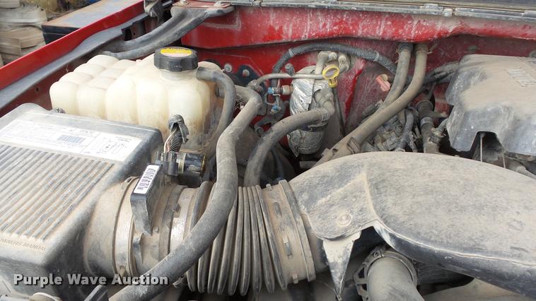 image for item K8107 2000 Chevrolet Silverado 2500 LS Ext. Cab pickup truck