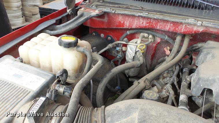 image for item K8107 2000 Chevrolet Silverado 2500 LS Ext. Cab pickup truck