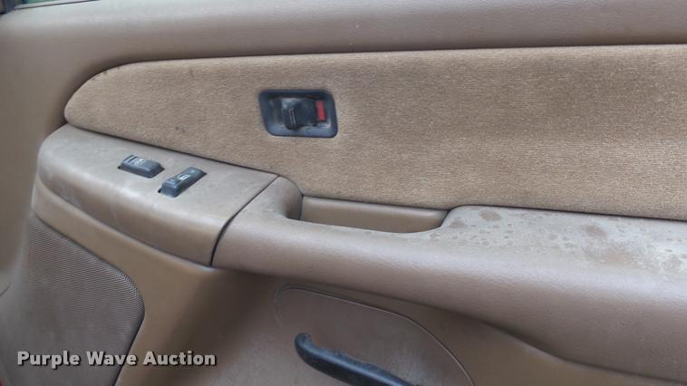 image for item K8107 2000 Chevrolet Silverado 2500 LS Ext. Cab pickup truck