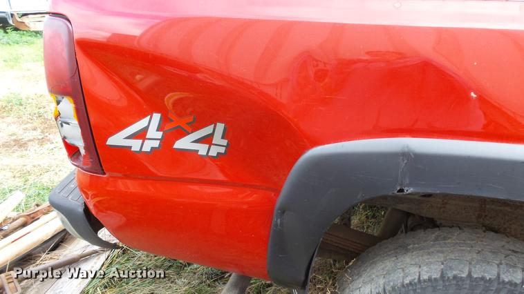 image for item K8107 2000 Chevrolet Silverado 2500 LS Ext. Cab pickup truck