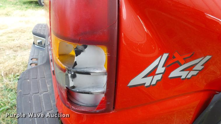 image for item K8107 2000 Chevrolet Silverado 2500 LS Ext. Cab pickup truck