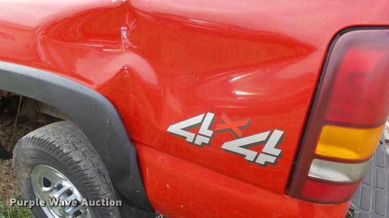 image for item K8107 2000 Chevrolet Silverado 2500 LS Ext. Cab pickup truck