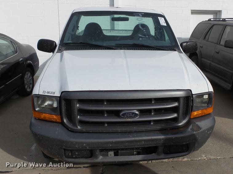image for item K8121 1999 Ford F250 Super Duty XL pickup truck