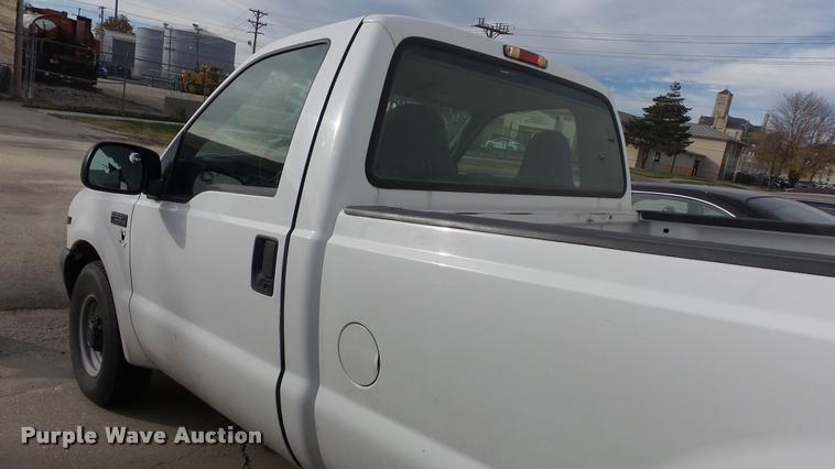 image for item K8121 1999 Ford F250 Super Duty XL pickup truck