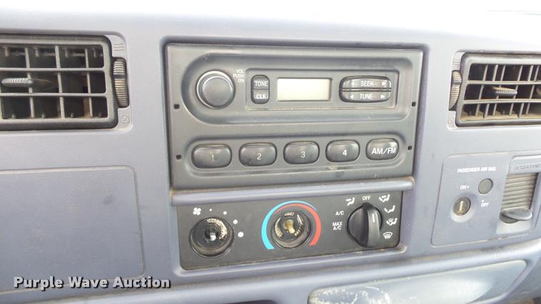 image for item K8121 1999 Ford F250 Super Duty XL pickup truck