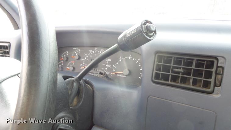 image for item K8121 1999 Ford F250 Super Duty XL pickup truck