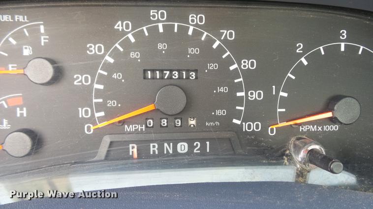 image for item K8121 1999 Ford F250 Super Duty XL pickup truck