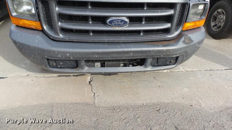 image for item K8121 1999 Ford F250 Super Duty XL pickup truck