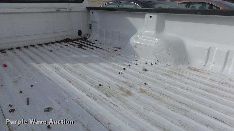 image for item K8121 1999 Ford F250 Super Duty XL pickup truck