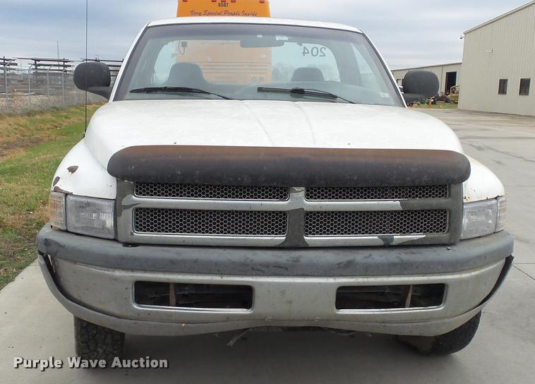 image for item K8124 1999 Dodge Ram 1500 pickup truck