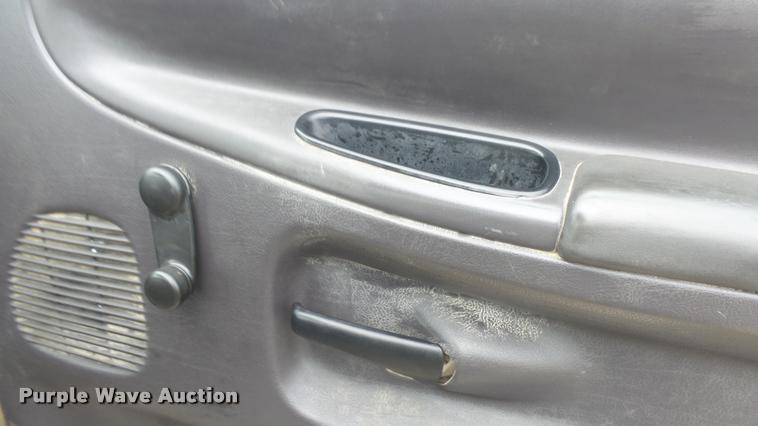 image for item K8124 1999 Dodge Ram 1500 pickup truck