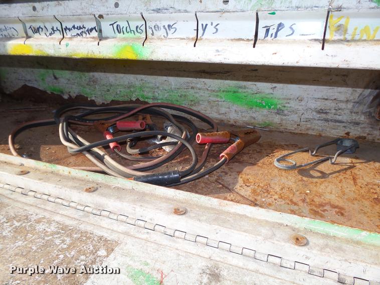 image for item L4148 2004 Ford F250 Super Duty XL pickup truck