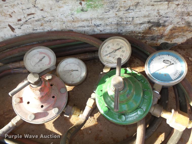 image for item L4148 2004 Ford F250 Super Duty XL pickup truck