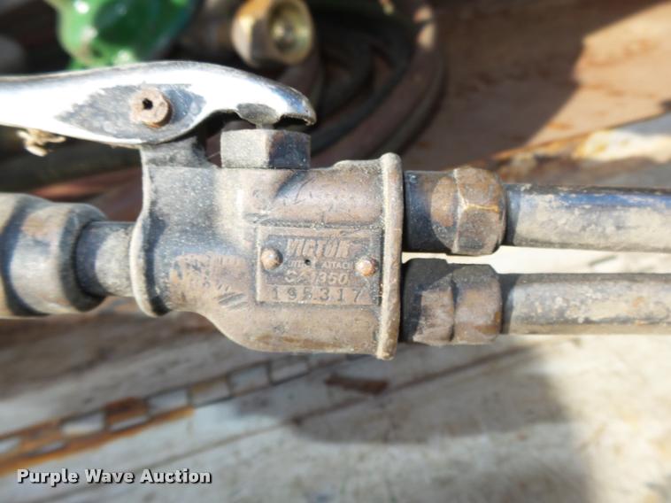 image for item L4148 2004 Ford F250 Super Duty XL pickup truck