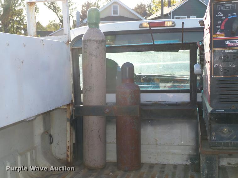 image for item L4148 2004 Ford F250 Super Duty XL pickup truck