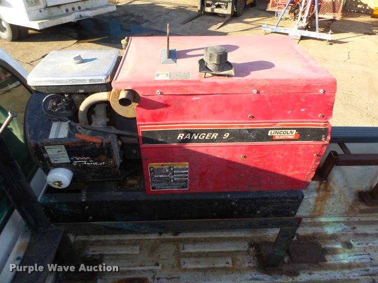 image for item L4148 2004 Ford F250 Super Duty XL pickup truck