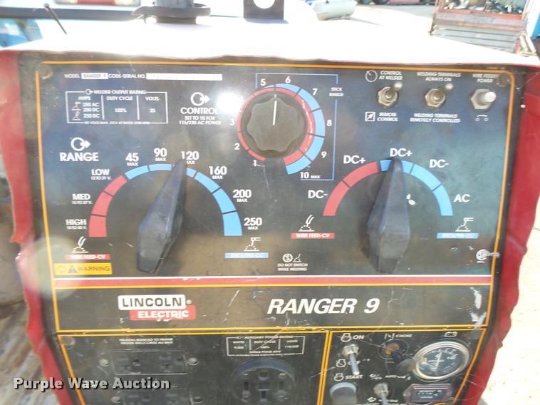 image for item L4148 2004 Ford F250 Super Duty XL pickup truck