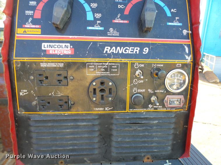 image for item L4148 2004 Ford F250 Super Duty XL pickup truck