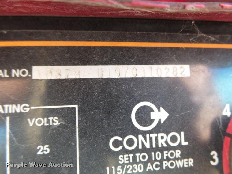 image for item L4148 2004 Ford F250 Super Duty XL pickup truck