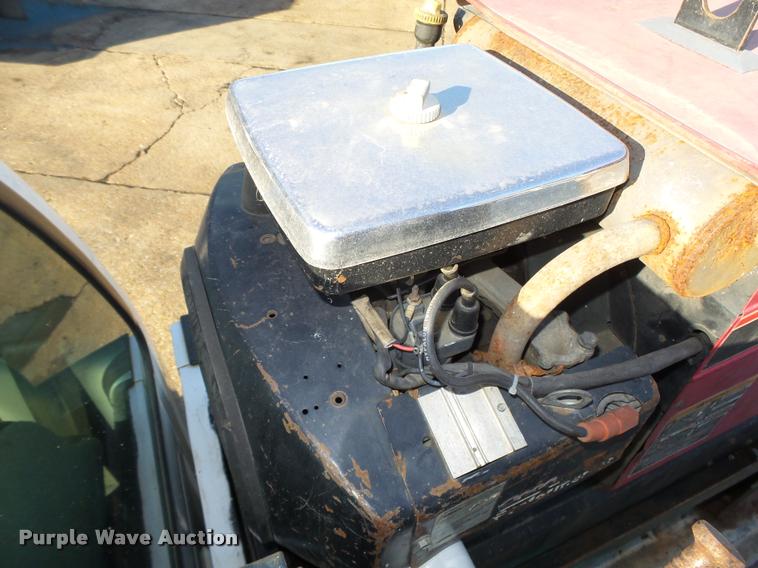 image for item L4148 2004 Ford F250 Super Duty XL pickup truck