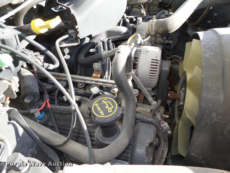 image for item L4148 2004 Ford F250 Super Duty XL pickup truck