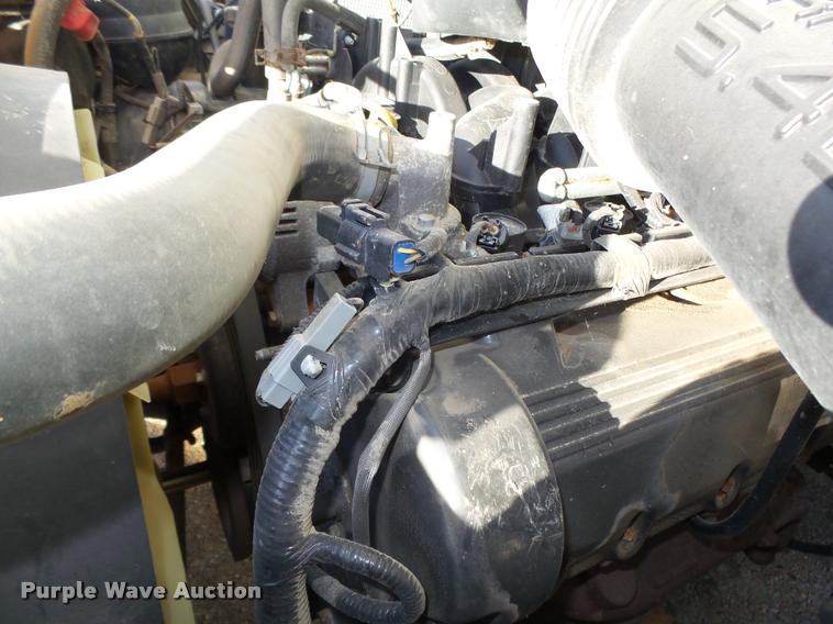 image for item L4148 2004 Ford F250 Super Duty XL pickup truck