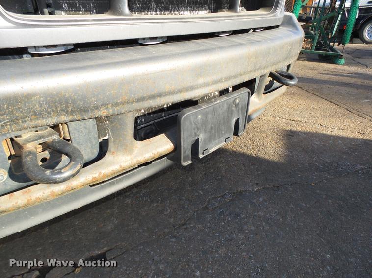 image for item L4148 2004 Ford F250 Super Duty XL pickup truck