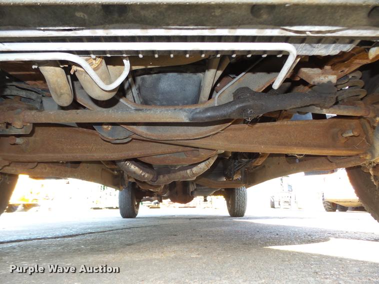 image for item L4148 2004 Ford F250 Super Duty XL pickup truck