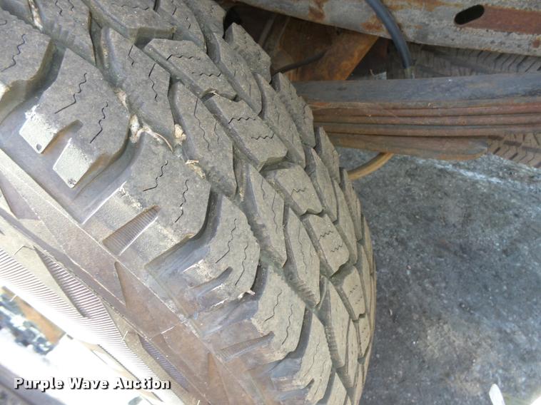 image for item L4148 2004 Ford F250 Super Duty XL pickup truck