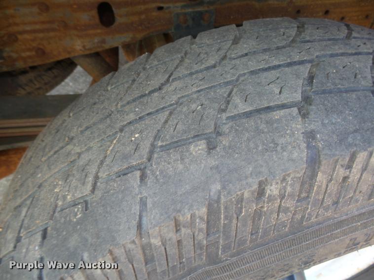 image for item L4148 2004 Ford F250 Super Duty XL pickup truck