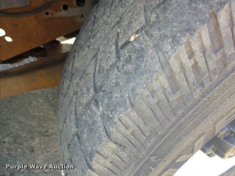 image for item L4148 2004 Ford F250 Super Duty XL pickup truck