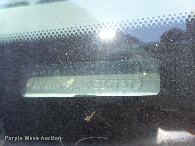 image for item L4148 2004 Ford F250 Super Duty XL pickup truck