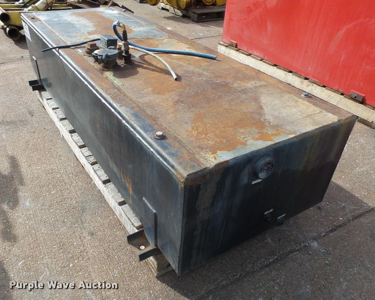 image for item L4160 1994 Pryco PYSB100 fuel tank