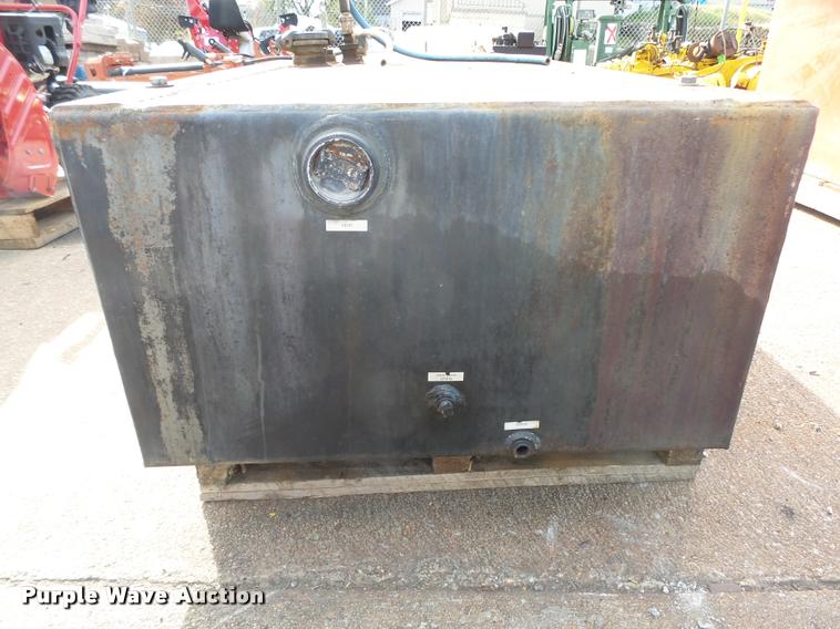 image for item L4160 1994 Pryco PYSB100 fuel tank