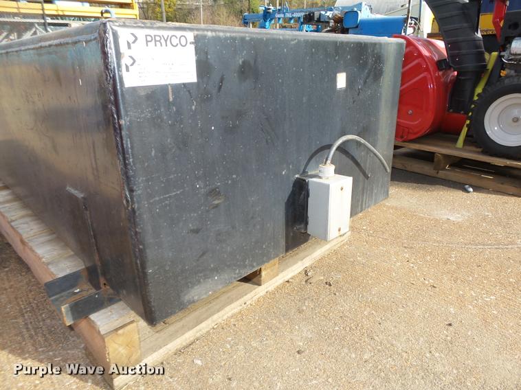 image for item L4160 1994 Pryco PYSB100 fuel tank